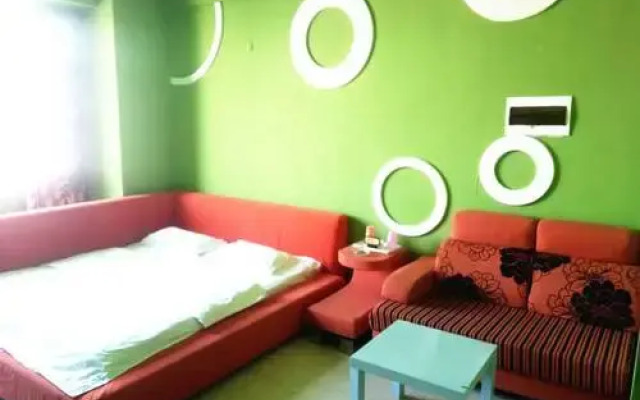 Tangtang Theme Apartment Holiday Hotel