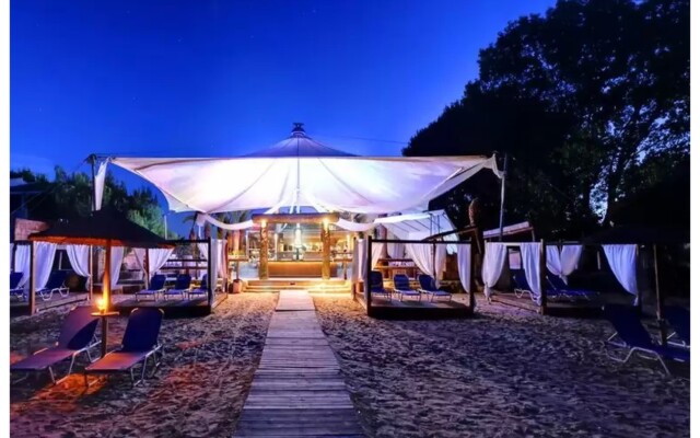Island Beach Resort - Adults Only