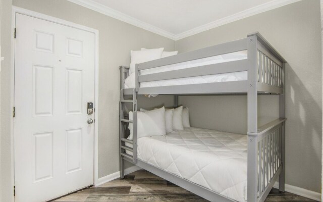 Seascape 2110 2 Bedroom Condo by RedAwning