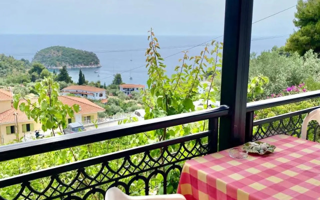 Betsanis Stafylos Apartments