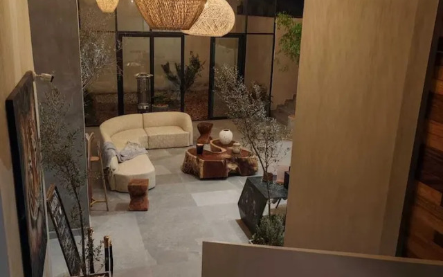 Serenzzo Hotel & Cuisine