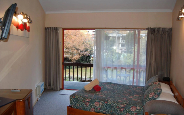 Queenstown Holiday Park & Motels Creeksyde