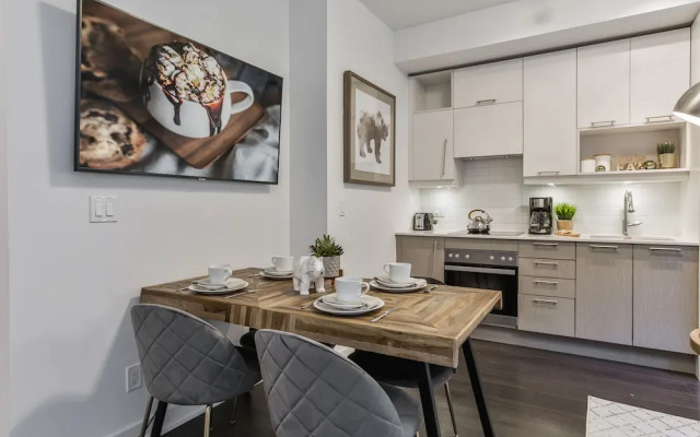 QuickStay - Classy & Rustic Downtown Condo