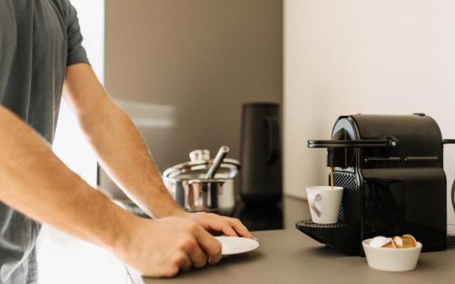 Lacumontes Lake View Apartments