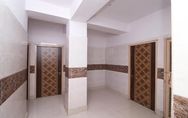 OYO 12911 New Capital Inn