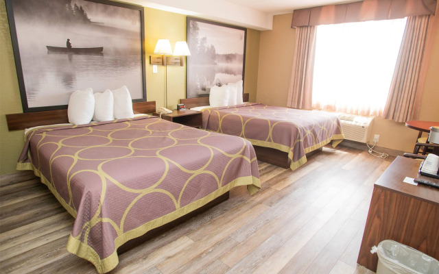 Super 8 by Wyndham Mississauga