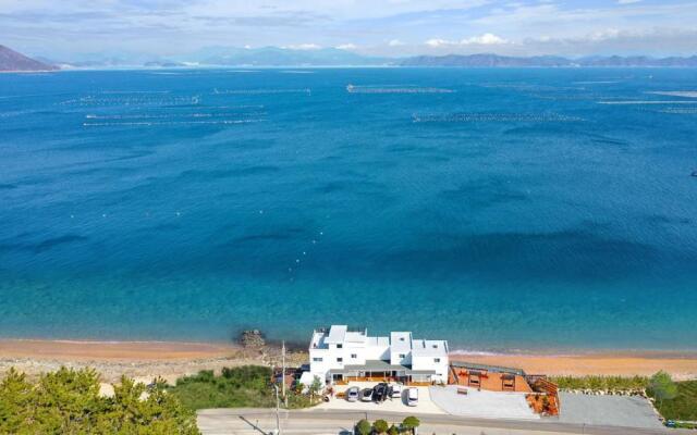 Blue and white pension