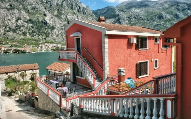 Simun Apartments
