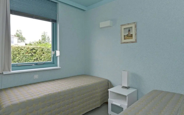 Modern Furnished Detached Bungalow, Located on the Marina