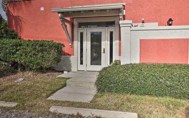 Pet-friendly Villa w/ Balcony in Bluffton!