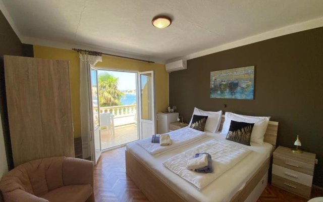 Apartments and Rooms Villa Luci