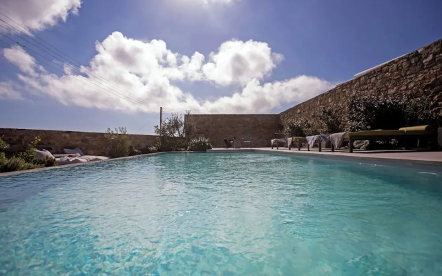 Mykonian Luxury Villa Filyra with Pool