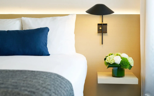 The Chicago Hotel Collection Ambassador Gold Coast