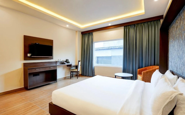 Premium Stays Near Phoenix Mall