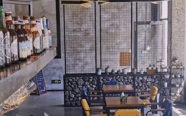 Zero Five One Seven Boutique Hotel (0517 Hotel)