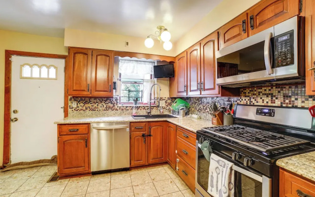 Spacious Pittsburgh Rental: Walk to Frick Park!