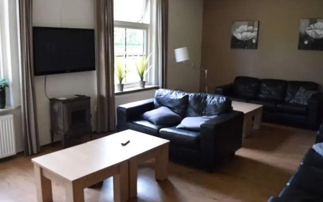 Spacious Farmhouse with Barbecue near Veluwe