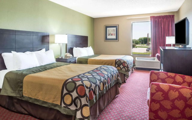 Super 8 by Wyndham Troy IL/St. Louis Area