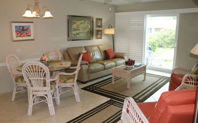 Jamaica Royale 054 - 1 Br Apts