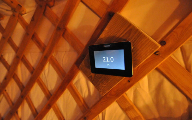 Luxurious underfloor heated Yurt with Hot tub