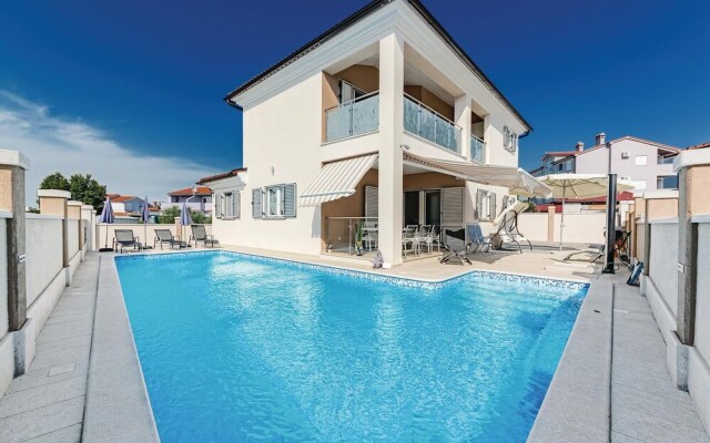 Awesome Home in Peroj With Wifi and 4 Bedrooms