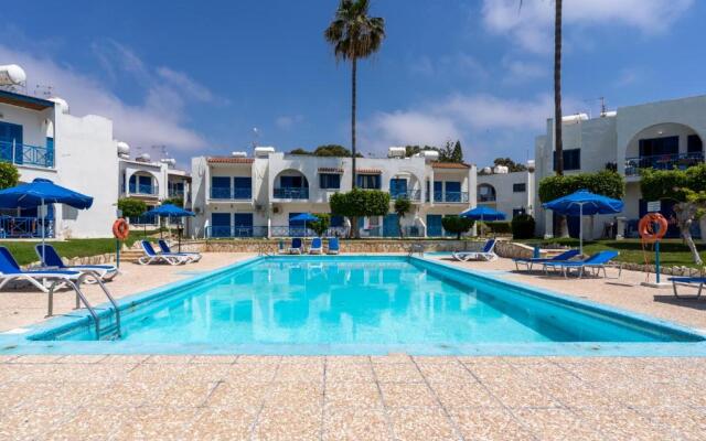 Sea Breeze 1-BR Apt in Pyla