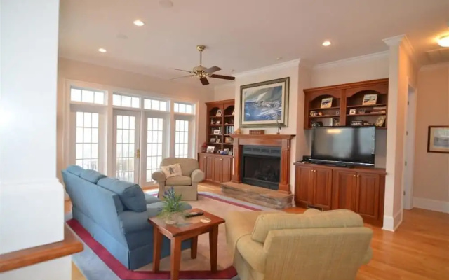 Blue Lagoon 4 Bedroom Home