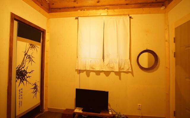 Janedang Hanok Guest House