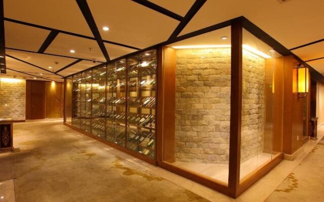 Longwei Hotel
