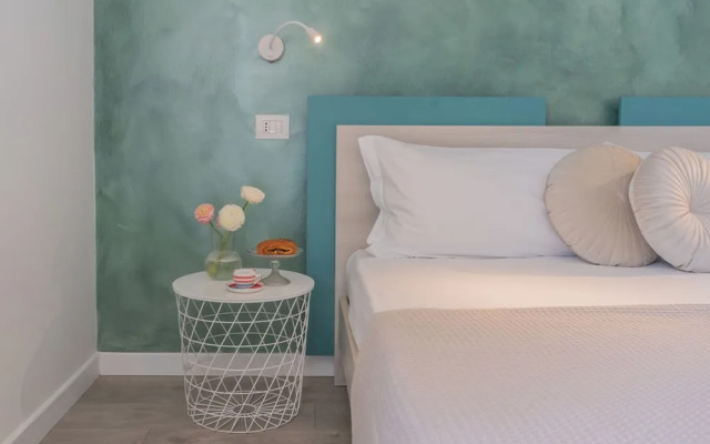 Blooms by the Lake by Rent all Como