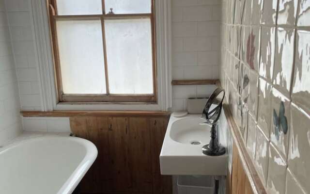 4 Bedroom House Near Seven Dials