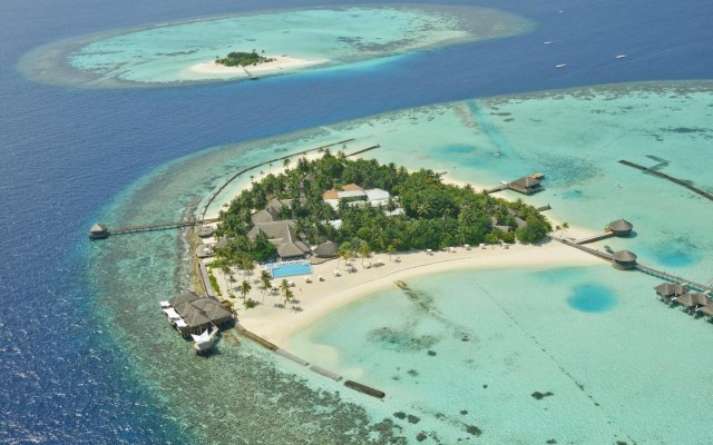 OUTRIGGER Maldives Maafushivaru Resort