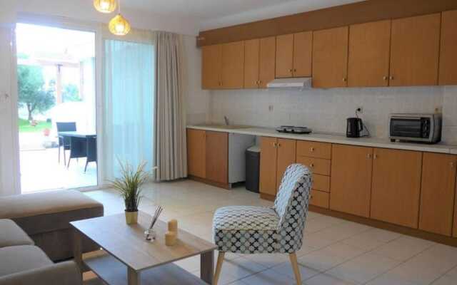 "kalamaki Plaza Apartments 'elia'"