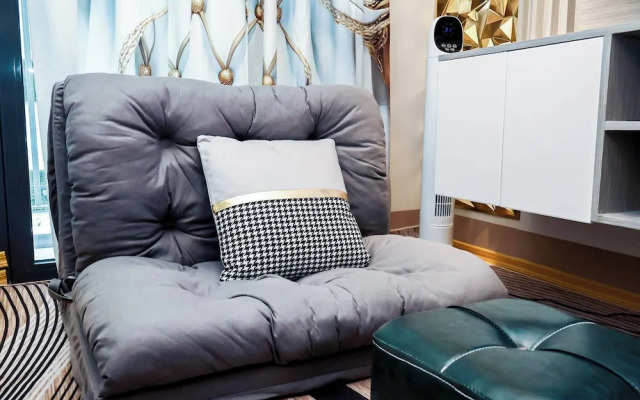 Sapphira Manor Luxurious Condo by the Bay