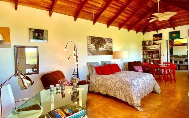 Atenas Magic Mountain Views