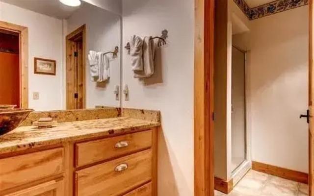 Ski Hill by Pinnacle Lodging
