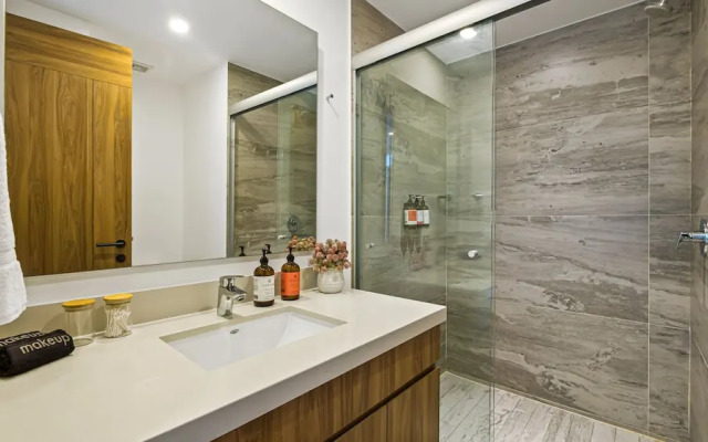 Beachfront Luxury 4BR Penthouse With Incredible Ocean Views