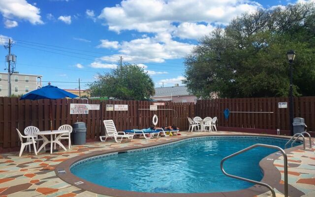 Admiral's Inn on Tybee Island