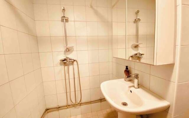 Bjurvik's Villa - Flat 2 - Business Customers Only