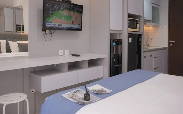 Modern Look Studio Apartment At Transpark Bintaro