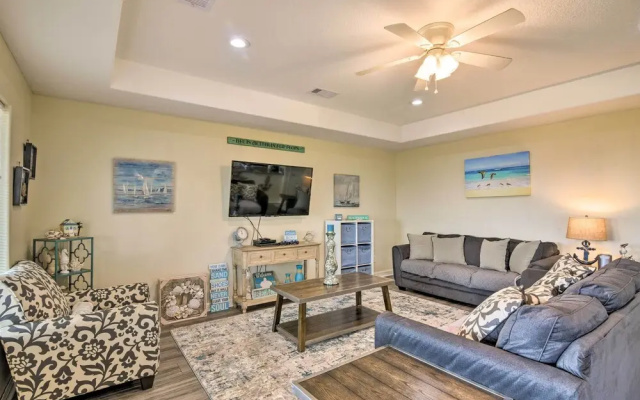 Private Beach Access: Coastal Freeport Home!