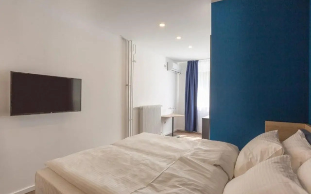 Premium Crown Suites