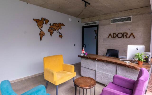 Hotel Adora