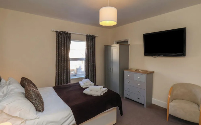 4 Normanby Terrace