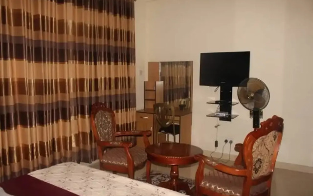 Tobby Royal Suites