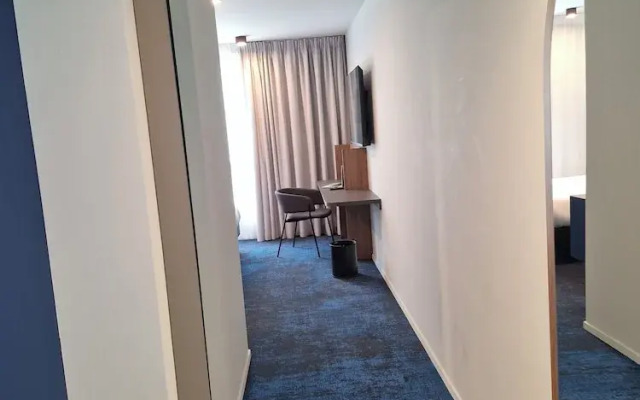 Akena Serris  Val d'Europe