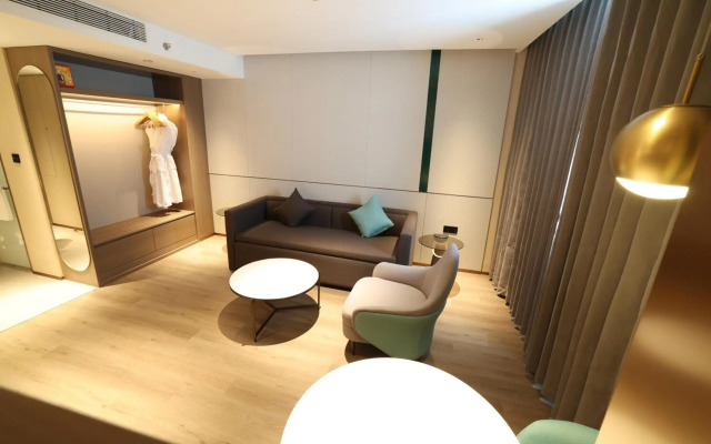 Holiday Inn Shanghai Jing'an by IHG