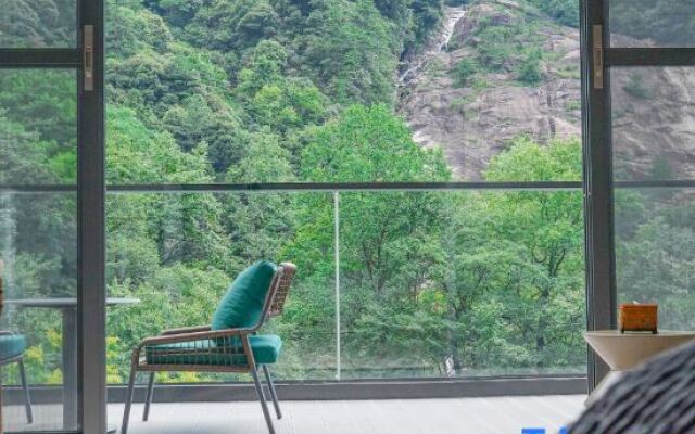J·Mountain Hotel