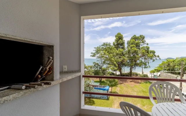Beachfront Apartment With Island View Cca201