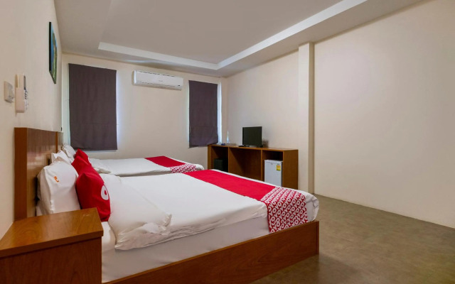 OYO 665 Sj House Hotel